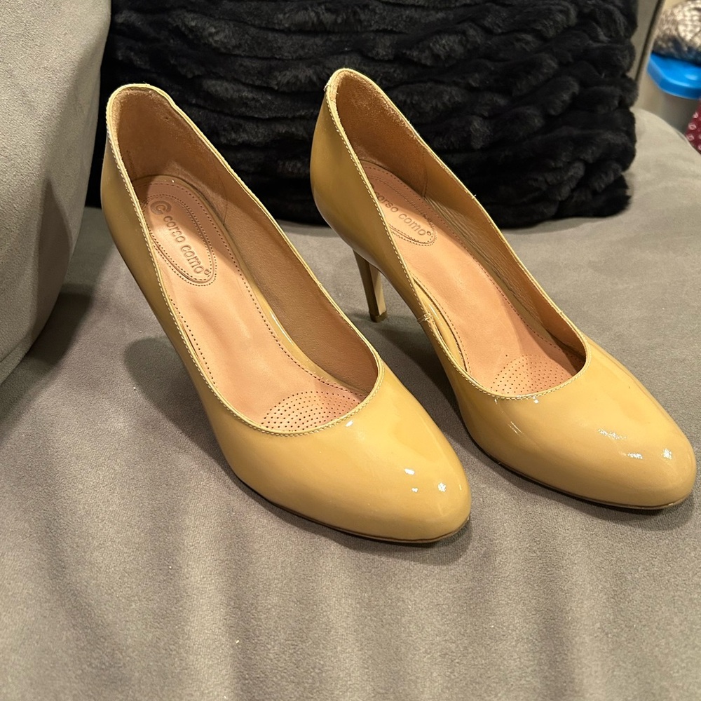 Corso Como Del Patent Leather Round Toe Classic Heels Pumps Women’s Sz 10 M Nude
